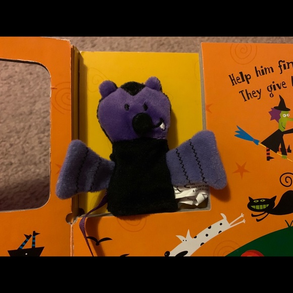 Bat Finger Puppet Magnet Halloween Hardcover Book - Picture 4 of 7